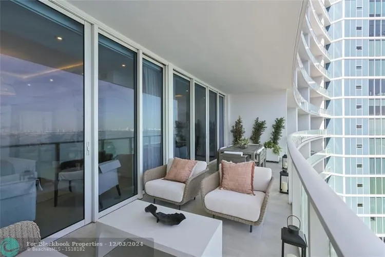 Paramount Bay #2706 image #15