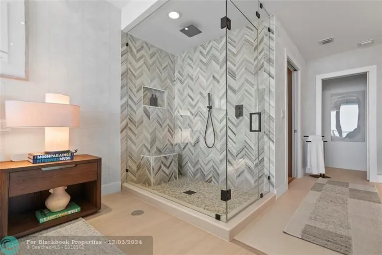 Paramount Bay #2706 image #23