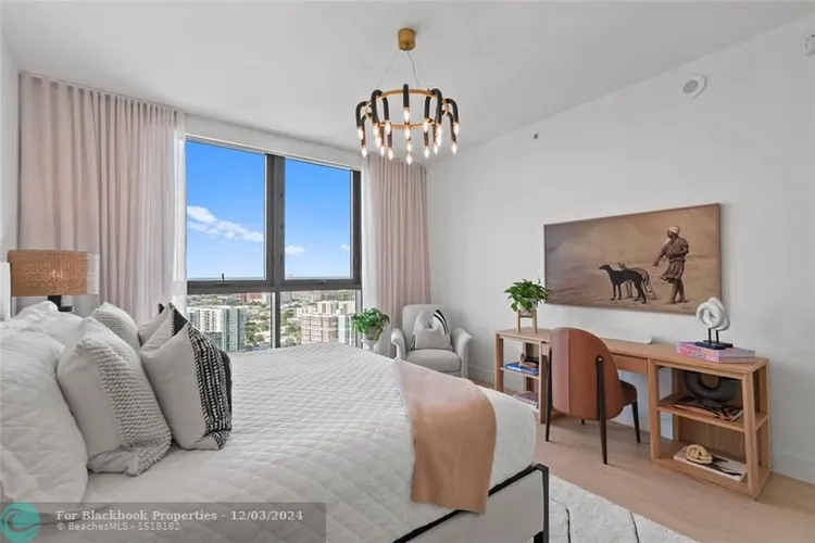 Paramount Bay #2706 image #28