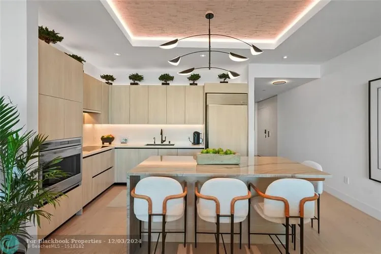 Paramount Bay #2706 image #9