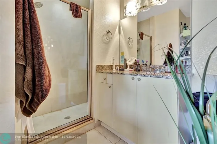 Radius #1307 image #12