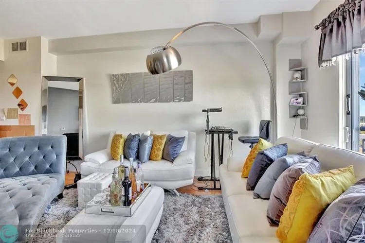 Radius #1307 image #6