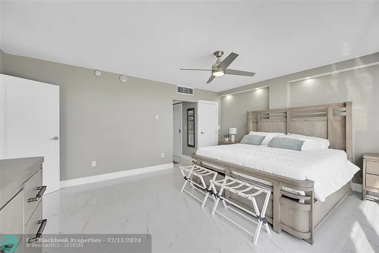 Ocean Manor #616 image #20