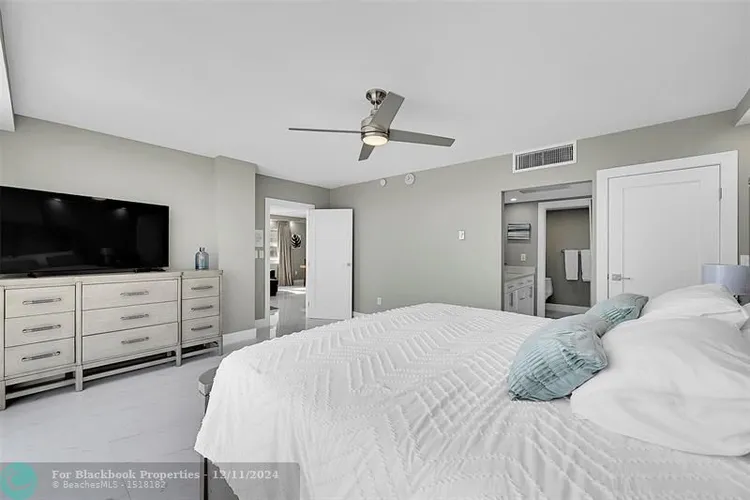 Ocean Manor #616 image #21