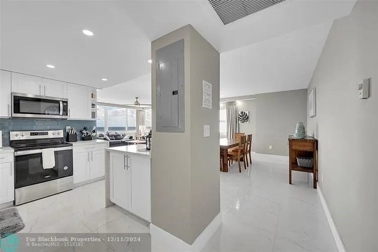 Ocean Manor #616 image #33