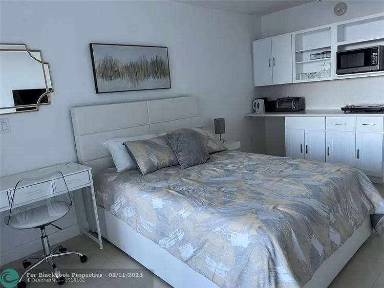 Ocean Manor #212 image #6