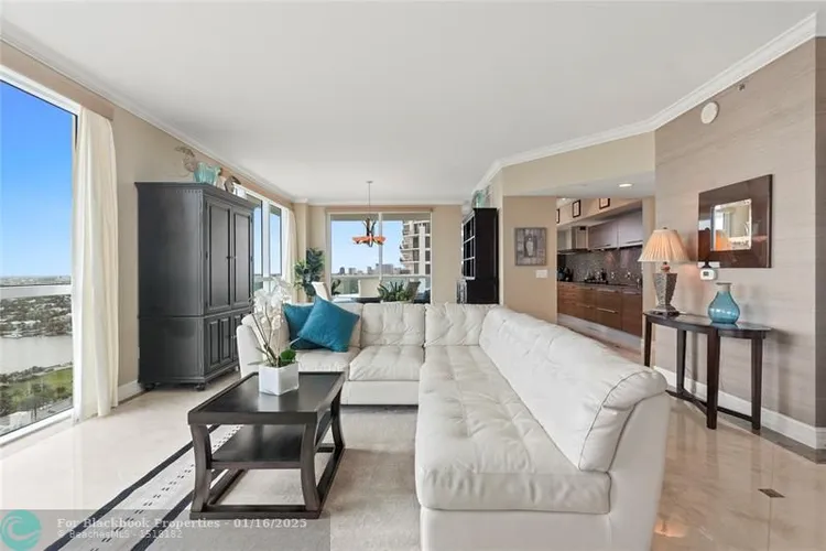 Las Olas Beach Club #2507 image #27