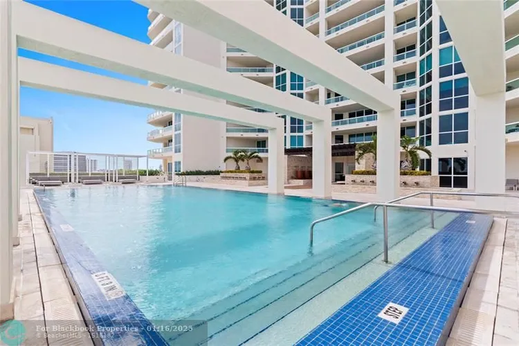 Las Olas Beach Club #2507 image #31