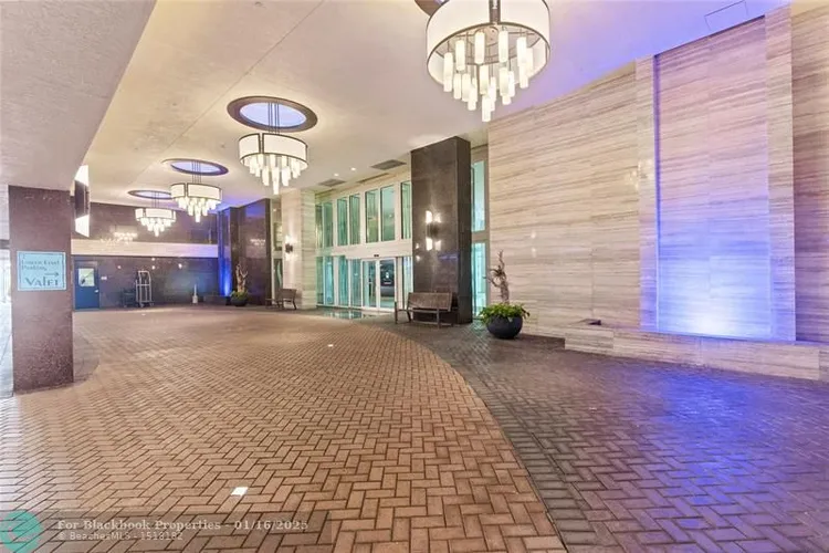 Las Olas Beach Club #2507 image #37