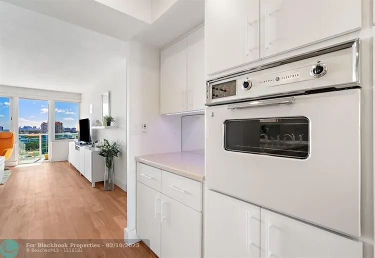 Coral Ridge Towers #1410 image #8