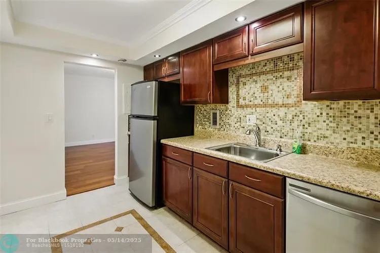 Galt Towers #5E image #22