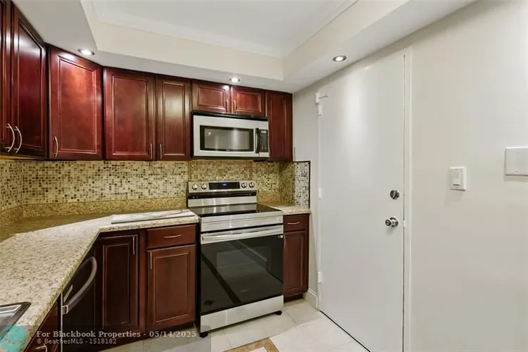 Galt Towers #5E image #25