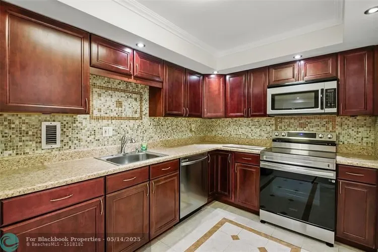 Galt Towers #5E image #27