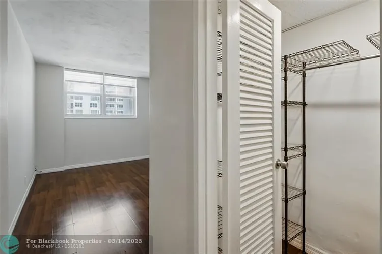 Galt Towers #5E image #32