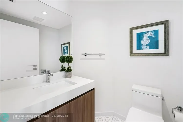 Tiffany House #506 image #11