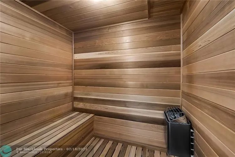 Tiffany House #506 image #19