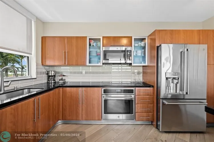 Symphony Towers #902-S image #10