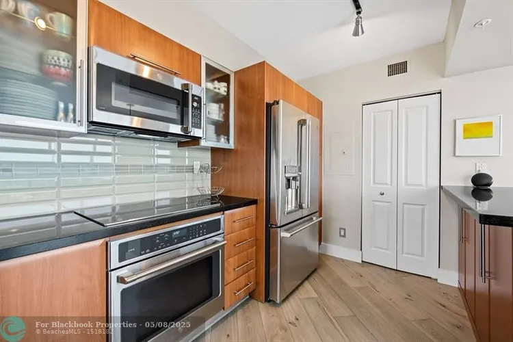 Symphony Towers #902-S image #11