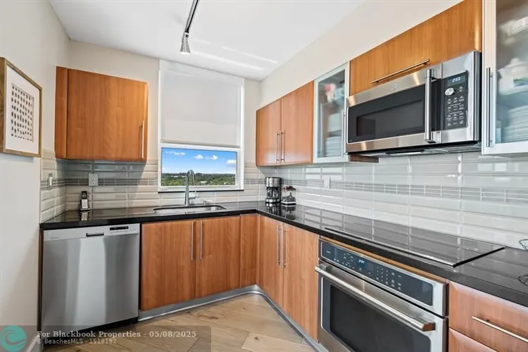 Symphony Towers #902-S image #12