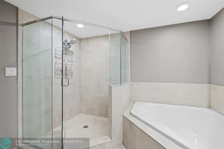 Symphony Towers #902-S image #15