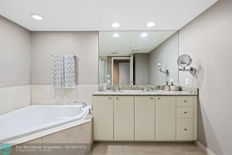 Symphony Towers #902-S image #16