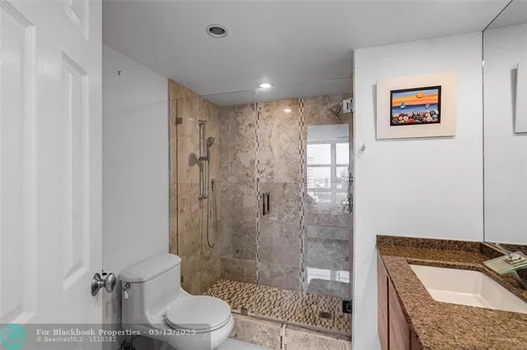 Vantage View #1209 image #14