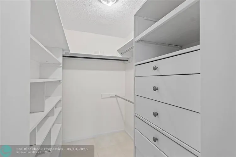 Vantage View #1209 image #15