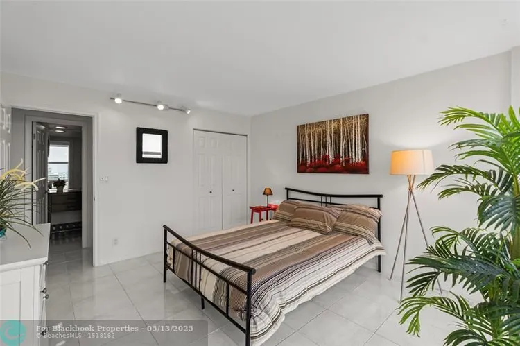 Vantage View #1209 image #27