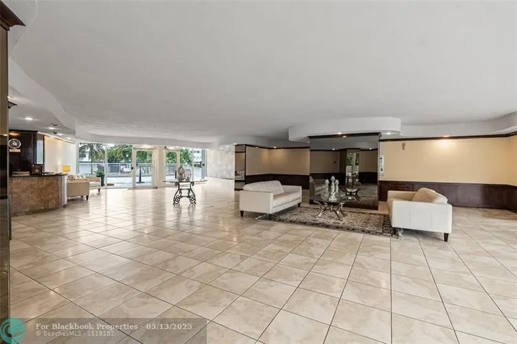 Vantage View #1209 image #40