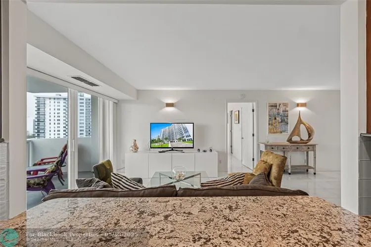 Vantage View #1209 image #57