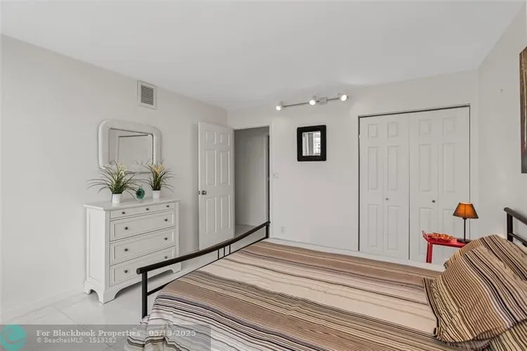 Vantage View #1209 image #64