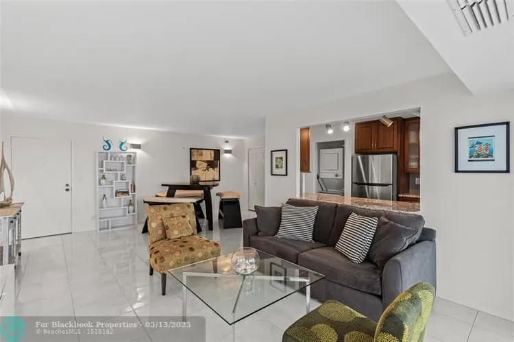 Vantage View #1209 image #6