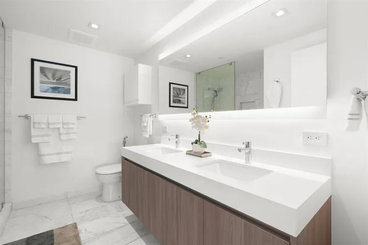 Tiffany House #507 image #10