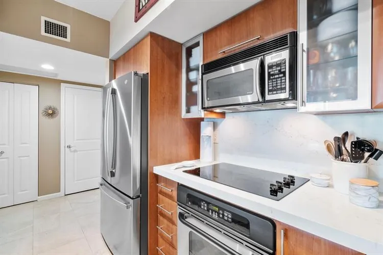 Symphony Towers #1804 image #22