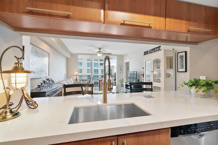 Symphony Towers #1804 image #23