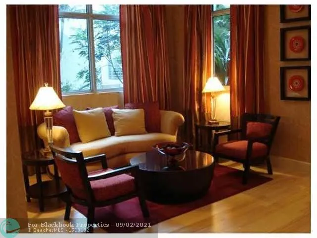 Radius #1017 image #12