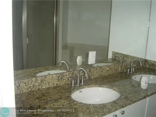 Radius #1017 image #7