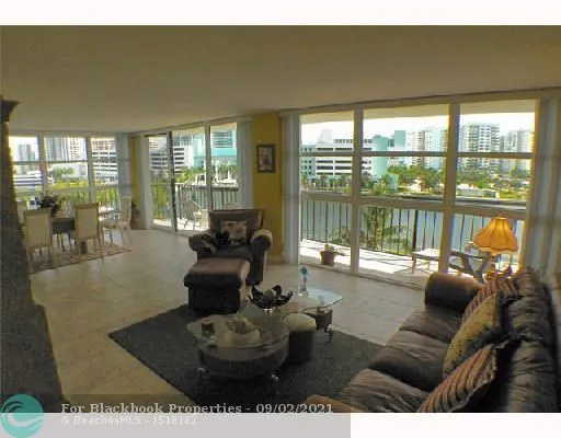 200 Leslie Condo #510 image #7