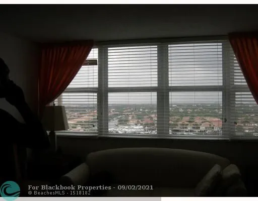 Trafalgar Towers #1606 image #9