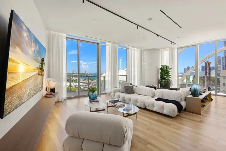 Casa Bella Residences by B&B Italia image #28