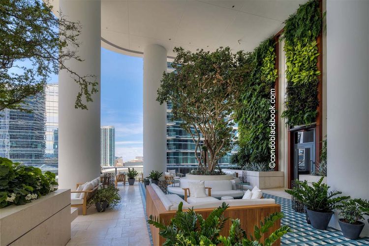 SLS Lux Brickell image #34