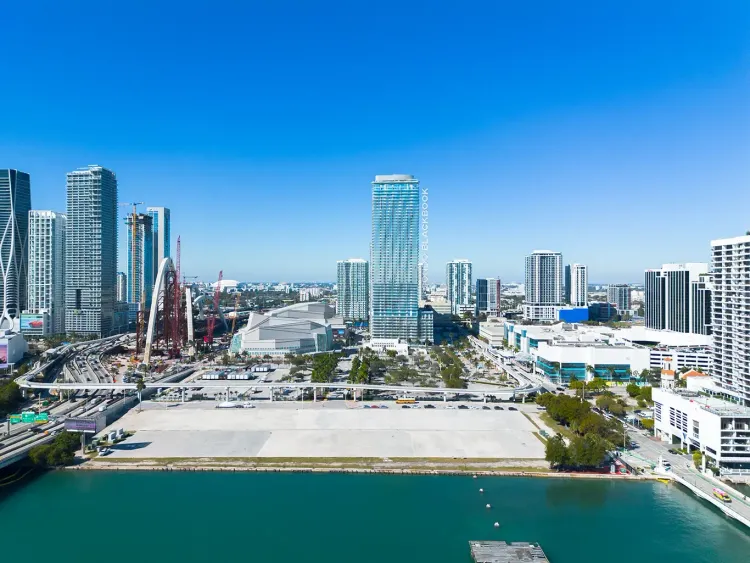 Casa Bella Residences by B&B Italia image #3