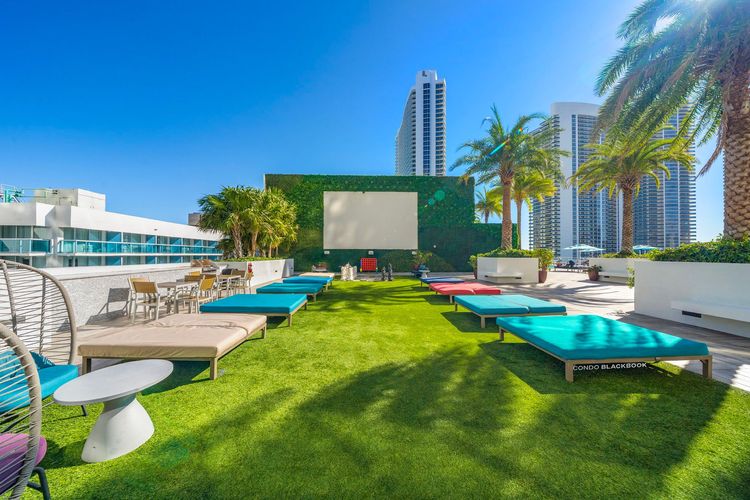 Hyde Beach House image #12