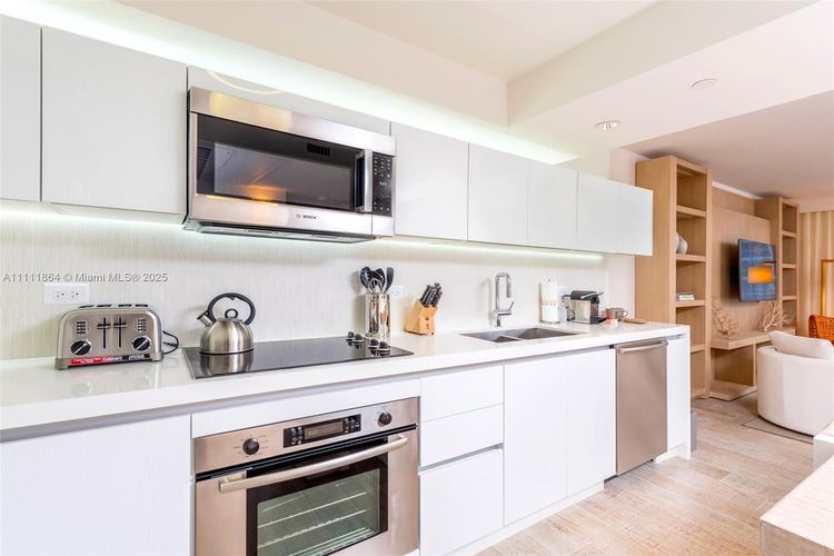 1 Hotel & Homes #906 image #13