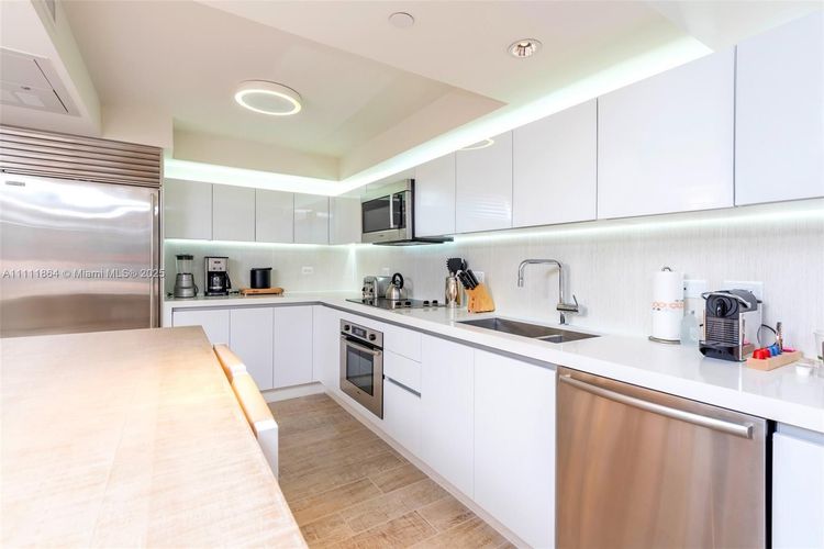 1 Hotel & Homes #906 image #15