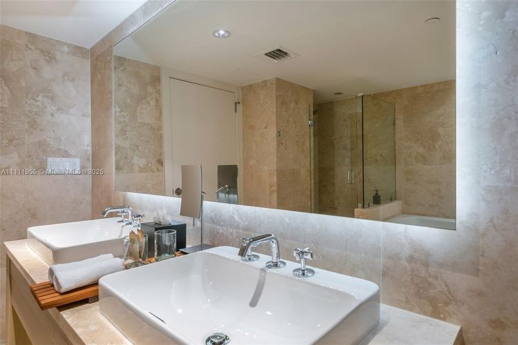 1 Hotel & Homes #1144 image #16