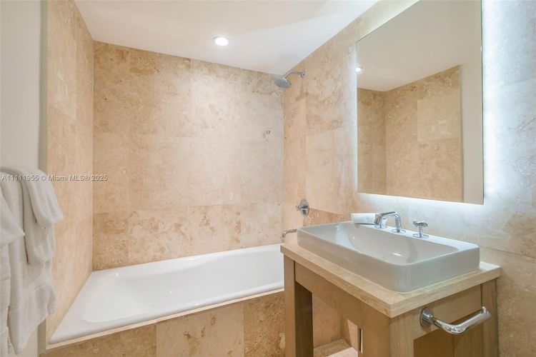 1 Hotel & Homes #1144 image #17