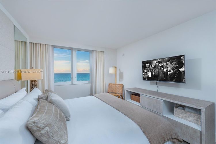 1 Hotel & Homes #1144 image #20