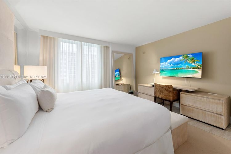 1 Hotel & Homes #1211 image #6