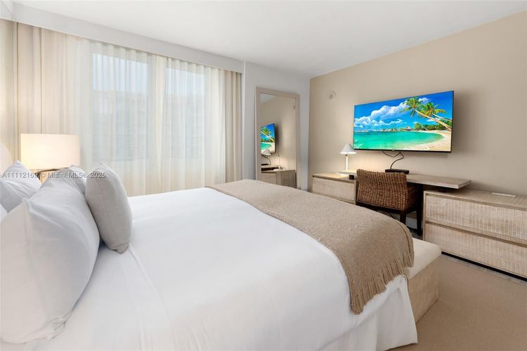 1 Hotel & Homes #1211 image #7